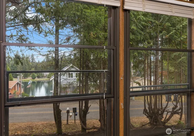 Photo 4 of Sale Pending at 2050 E Timberlake W Dr, Shelton, WA 98584 | MLS# NWM2579059 | Listing updated on 2026-10-01