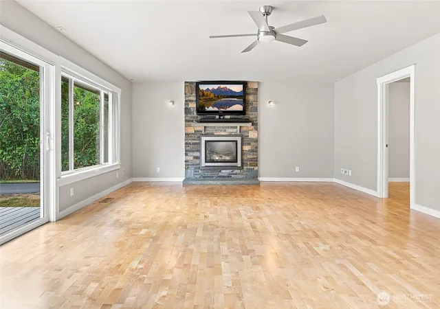 Photo 3 of Single family home for sale at 18724 80th Avenue Ne, Kenmore, WA 98028 | MLS# NWM2579077 | Listing updated on 2026-09-25