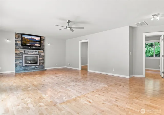 Photo 3 of Single family home for sale at 18724 80th Avenue NE, Kenmore, WA 98028 | MLS# NWM2579077 | Listing updated on 2026-09-25