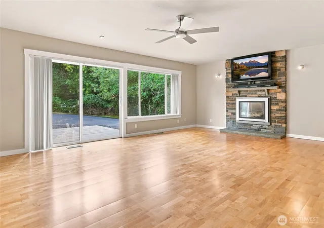 Photo 4 of Single family home for sale at 18724 80th Avenue NE, Kenmore, WA 98028 | MLS# NWM2579077 | Listing updated on 2026-09-25