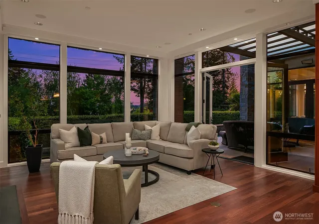 Photo 4 of Single family home for sale at 9632 Lake Washington Blvd NE, Bellevue, WA 98004 | MLS# NWM2579085 | Listing updated on 2026-09-30