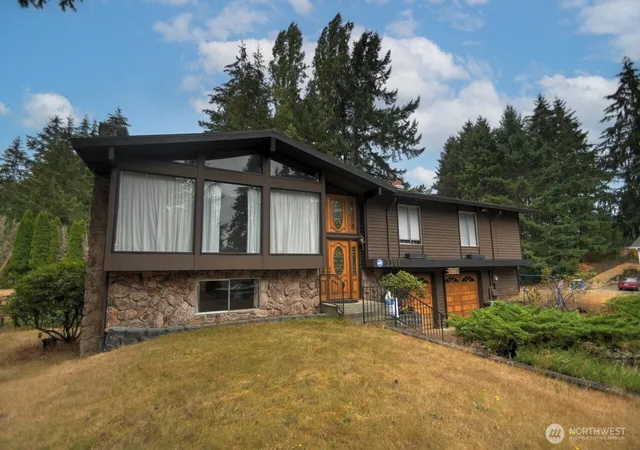 Photo 1 of Single family home for sale at 3301 33rd Loop Se, Lacey, WA 98503 | MLS# NWM2579106 | Listing updated on 2026-09-25