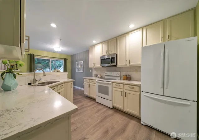 Photo 3 of Townhouse for sale at 4802 Nassau Ave Ne #23, Tacoma, WA 98422 | MLS# NWM2579139 | Listing updated on 2026-09-25