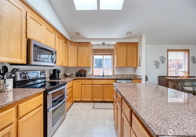 Photo 4 of Single family home for sale at 10224 189th Street Ct E, Puyallup, WA 98374 | MLS# NWM2579178 | Listing updated on 2026-09-30