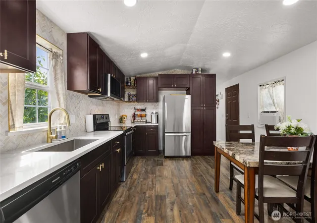 Photo 3 of Manufactured home for sale at 13708 108th Street Ct E #4, Puyallup, WA 98374 | MLS# NWM2579184 | Listing updated on 2026-09-25