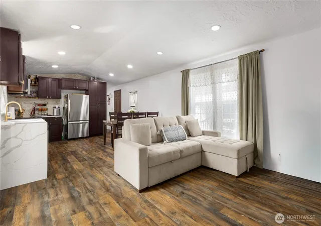Photo 4 of Manufactured home for sale at 13708 108th Street Ct E #4, Puyallup, WA 98374 | MLS# NWM2579184 | Listing updated on 2026-09-25
