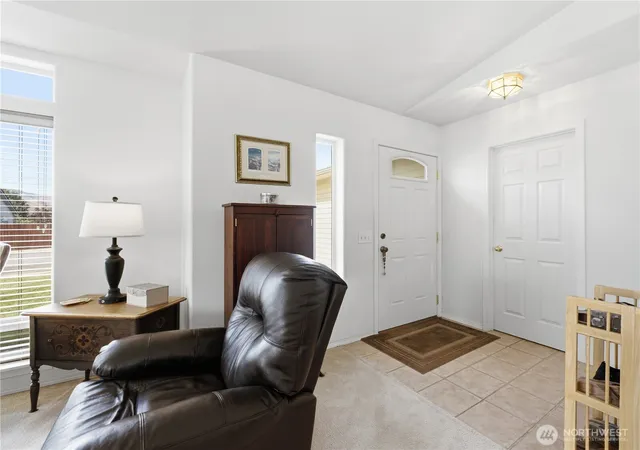 Photo 4 of Single family home for sale at 321 S Mary Ave, East Wenatchee, WA 98802 | MLS# NWM2579262 | Listing updated on 2026-09-30