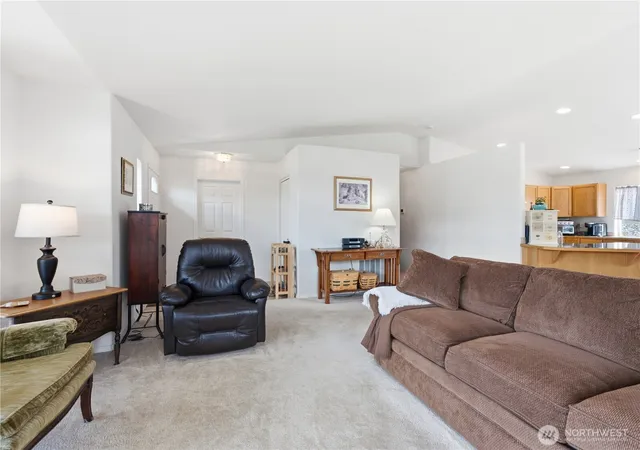 Photo 3 of Single family home for sale at 321 S Mary Ave, East Wenatchee, WA 98802 | MLS# NWM2579262 | Listing updated on 2026-09-30