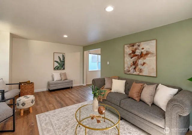 Photo 4 of Single family home for sale at 312 21st Avenue, Seattle, WA 98122 | MLS# NWM2579266 | Listing updated on 2026-09-25
