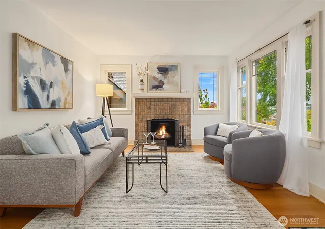 Photo 3 of Sale Pending at 2609 Queen Anne Ave N, Seattle, WA 98109 | MLS# NWM2579284 | Listing updated on 2026-09-25