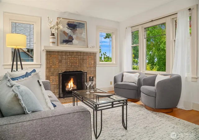 Photo 3 of Sale Pending at 2609 Queen Anne Ave N, Seattle, WA 98109 | MLS# NWM2579284 | Listing updated on 2026-09-25