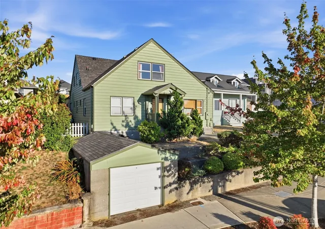 Photo 1 of Single family home for sale at 912 Pacific Ave, Bremerton, WA 98337 | MLS# NWM2579325 | Listing updated on 2026-09-25