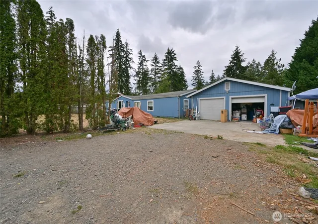 Photo 3 of Manufactured home for sale at 29708 7th Avenue E, Roy, WA 98580 | MLS# NWM2579330 | Listing updated on 2026-09-29