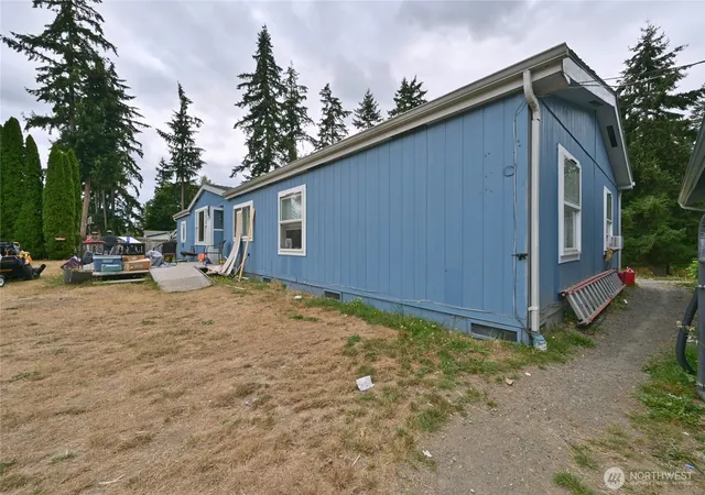 Photo 4 of Manufactured home for sale at 29708 7th Avenue E, Roy, WA 98580 | MLS# NWM2579330 | Listing updated on 2026-09-29