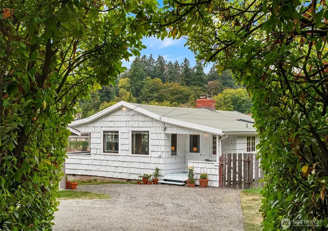 Photo 3 of Single family home for sale at 22207 Dockton Rd Sw, Vashon, WA 98070 | MLS# NWM2579448 | Listing updated on 2026-09-26