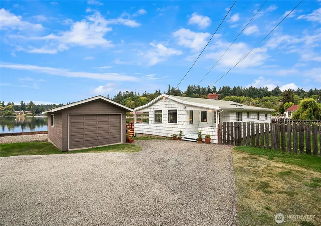 Photo 3 of Single family home for sale at 22207 Dockton Rd SW, Vashon, WA 98070 | MLS# NWM2579448 | Listing updated on 2026-09-26