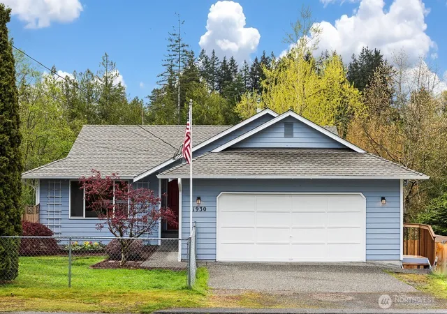 Photo 2 of Sale Pending at 1930 75th Street Se, Everett, WA 98203 | MLS# NWM2579465 | Listing updated on 2026-09-21