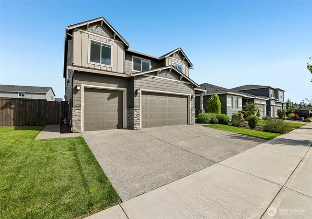 Photo 3 of Single family home for sale at 8702 N 5th Street, Ridgefield, WA 98642 | MLS# NWM2579483 | Listing updated on 2026-10-02