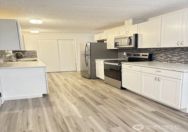 Photo 3 of Single family home for sale at 209 Eastridge Dr, East Wenatchee, WA 98802 | MLS# NWM2579498 | Listing updated on 2026-09-26
