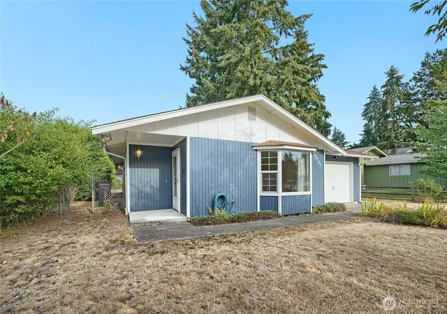 Photo 3 of Single family home for sale at 3731 N Baltimore St, Tacoma, WA 98407 | MLS# NWM2579510 | Listing updated on 2026-09-23