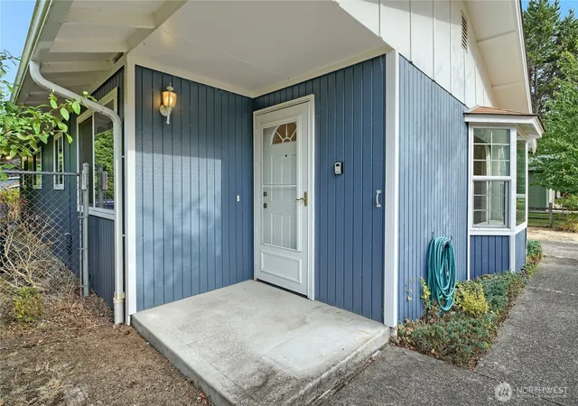Photo 3 of Single family home for sale at 3731 N Baltimore St, Tacoma, WA 98407 | MLS# NWM2579510 | Listing updated on 2026-09-23