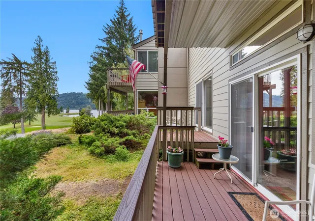 Photo 3 of Condo for sale at 3 Barnview Ct #1, Bellingham, WA 98229 | MLS# NWM2579518 | Listing updated on 2026-09-25