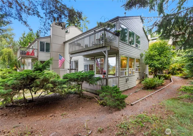 Photo 3 of Condo for sale at 3 Barnview Ct #1, Bellingham, WA 98229 | MLS# NWM2579518 | Listing updated on 2026-09-25
