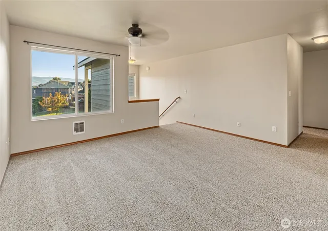 Photo 4 of Single family home for sale at 1911 W Peakview Dr, Ellensburg, WA 98926 | MLS# NWM2579536 | Listing updated on 2026-09-24