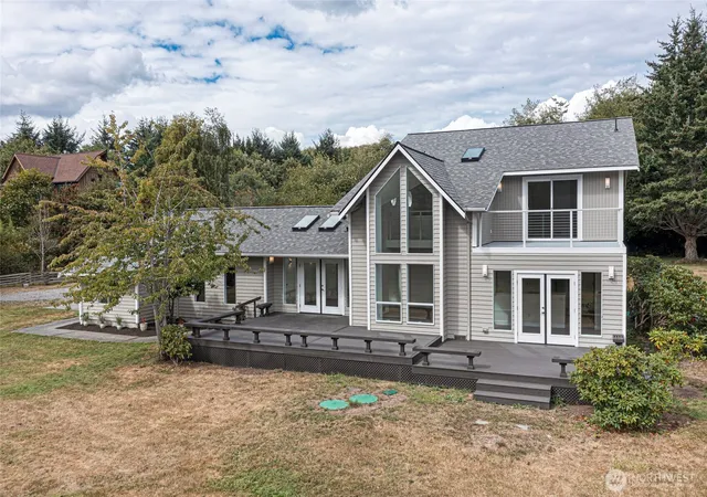 Photo 1 of Single family home for sale at 184 Ocean View Dr, Friday Harbor, WA 98250 | MLS# NWM2579555 | Listing updated on 2026-09-25