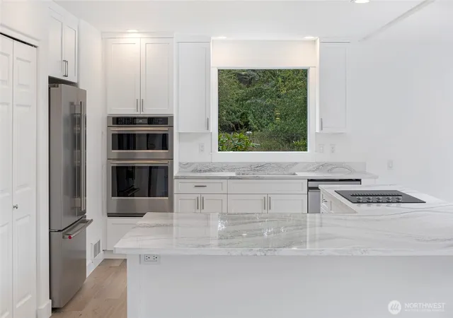 Photo 3 of Single family home for sale at 184 Ocean View Dr, Friday Harbor, WA 98250 | MLS# NWM2579555 | Listing updated on 2026-09-25