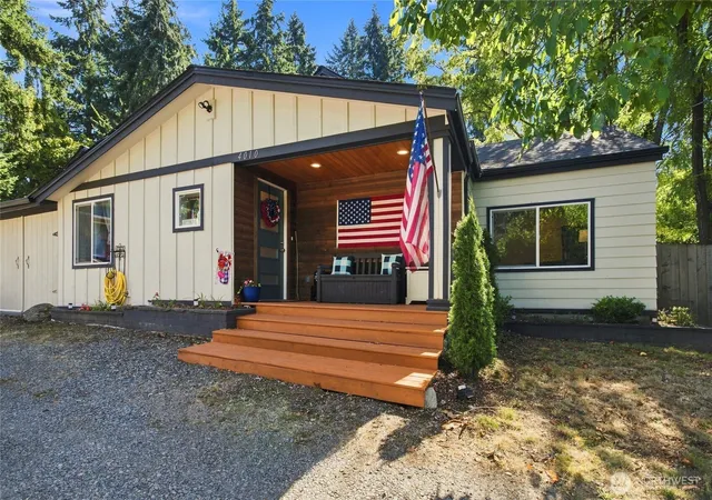Photo 3 of Single family home for sale at 4010 82nd Avenue W, University Place, WA 98466 | MLS# NWM2579564 | Listing updated on 2026-10-01