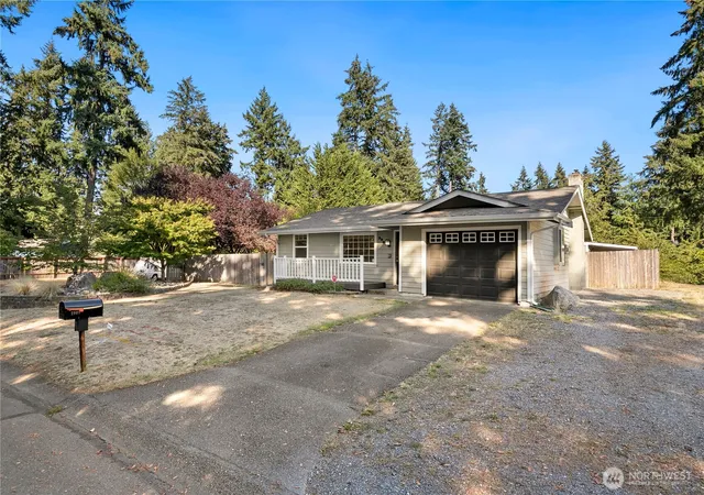 Photo 3 of Sale Pending at 2903 Forest View Ct S, Puyallup, WA 98374 | MLS# NWM2579607 | Listing updated on 2026-09-28