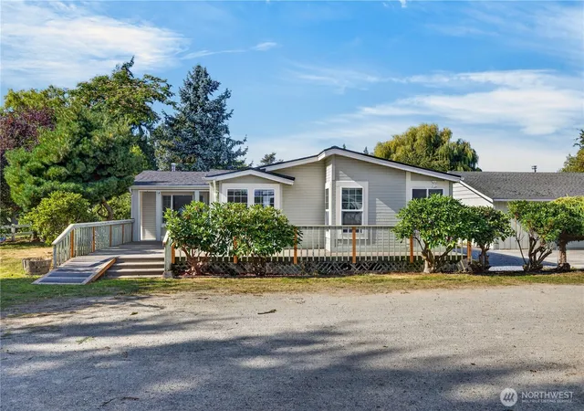 Manufactured home for sale at 15086 Family Ct, Mount Vernon, WA 98273 | MLS# NWM2579636