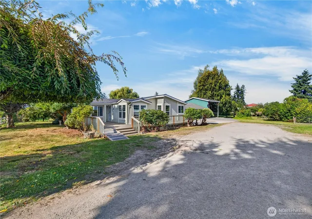Photo 2 of Manufactured home for sale at 15086 Family Ct, Mount Vernon, WA 98273 | MLS# NWM2579636 | Listing updated on 2026-09-22