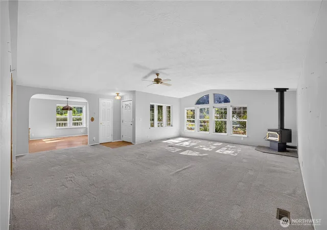Photo 3 of Manufactured home for sale at 15086 Family Ct, Mount Vernon, WA 98273 | MLS# NWM2579636 | Listing updated on 2026-09-22