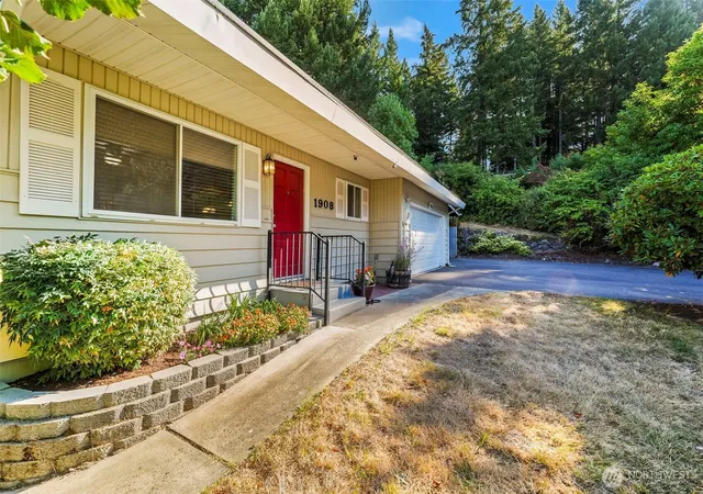 Photo 1 of Single family home for sale at 1908 Ne Bentley Dr, Bremerton, WA 98311 | MLS# NWM2579646 | Listing updated on 2026-09-29