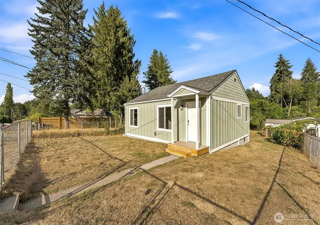 Photo 3 of Single family home for sale at 1435 Garrison Ave, Port Orchard, WA 98366 | MLS# NWM2579670 | Listing updated on 2026-09-23