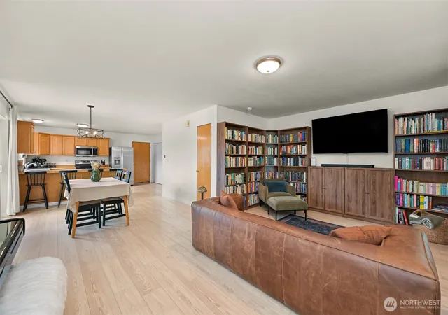 Photo 3 of Single family home for sale at 8801 Vinup Rd, Lynden, WA 98264 | MLS# NWM2579671 | Listing updated on 2026-09-25