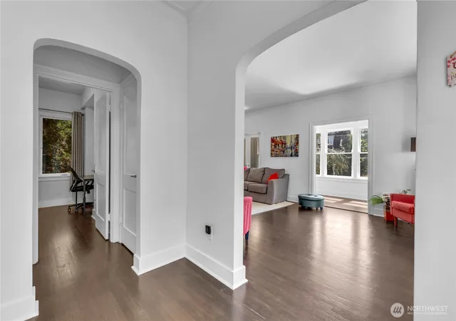 Photo 4 of Single family home for sale at 250 NE 50th Street, Seattle, WA 98105 | MLS# NWM2579722 | Listing updated on 2026-09-25