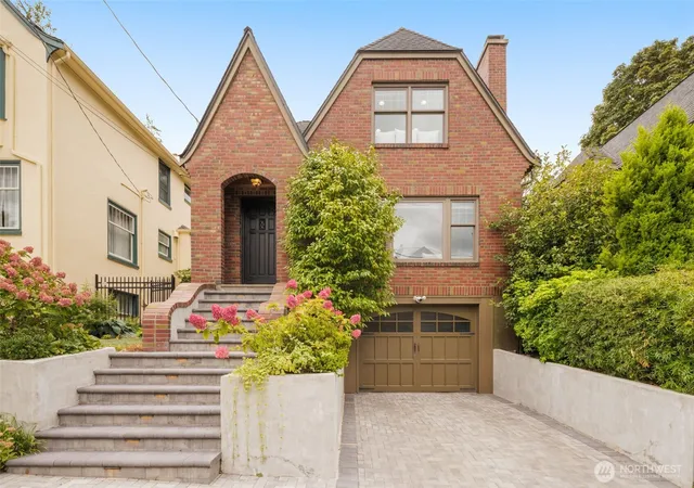 Photo 1 of Sale Pending at 319 Smith Pl, Seattle, WA 98109 | MLS# NWM2579737 | Listing updated on 2026-09-25