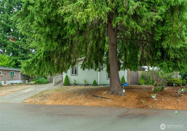 Photo 3 of Manufactured home for sale at 5526 Yakima Ln, Lacey, WA 98503 | MLS# NWM2579792 | Listing updated on 2026-10-01