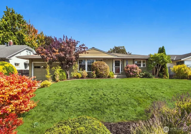 Photo 1 of Single family home for sale at 1021 Lombard Ave, Everett, WA 98201 | MLS# NWM2579896 | Listing updated on 2026-09-17
