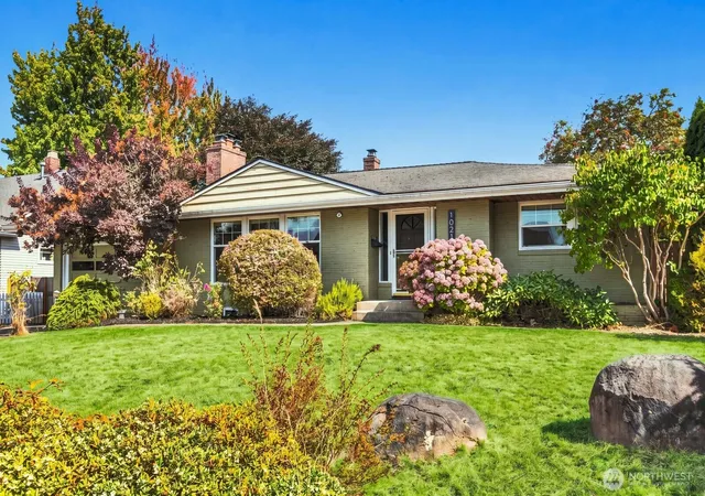Single family home for sale at 1021 Lombard Ave, Everett, WA 98201 | MLS# NWM2579896