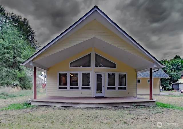 Photo 1 of Single family home for sale at 216 S 3rd Street W, Chewelah, WA 99109 | MLS# NWM2579903 | Listing updated on 2026-10-09