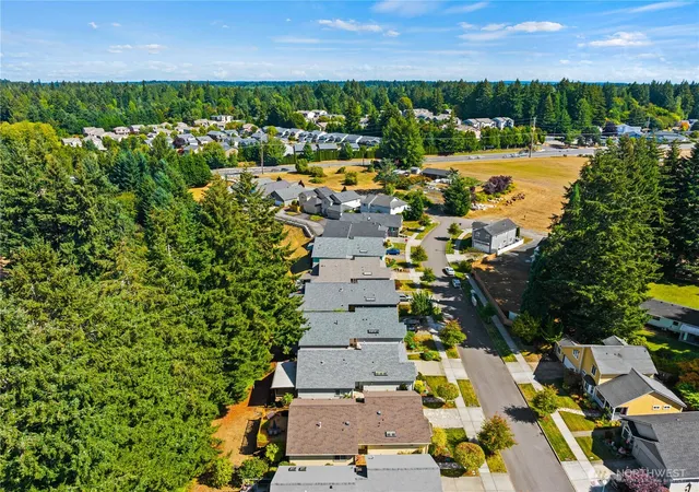Photo 4 of Single family home for sale at 5611 Devonshire St SE, Olympia, WA 98501 | MLS# NWM2579909 | Listing updated on 2026-09-29