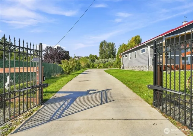 Photo 3 of Single family home for sale at 750 Lakeshore Dr, Manson, WA 98831 | MLS# NWM2579944 | Listing updated on 2026-10-02