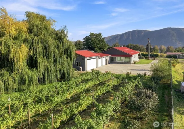 Photo 4 of Single family home for sale at 750 Lakeshore Dr, Manson, WA 98831 | MLS# NWM2579944 | Listing updated on 2026-10-02