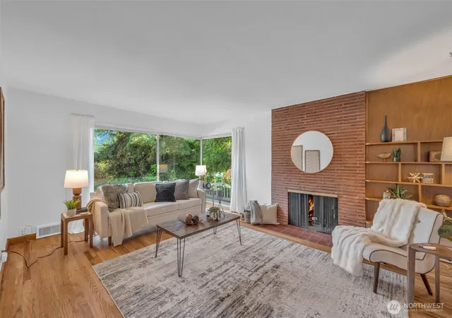 Photo 2 of Sale Pending at 5711 38th Avenue Ne, Seattle, WA 98105 | MLS# NWM2579950 | Listing updated on 2026-09-26