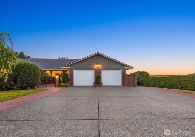 Single family home for sale at 954 S Locust Ln, Tacoma, WA 98465 | MLS# NWM2579996
