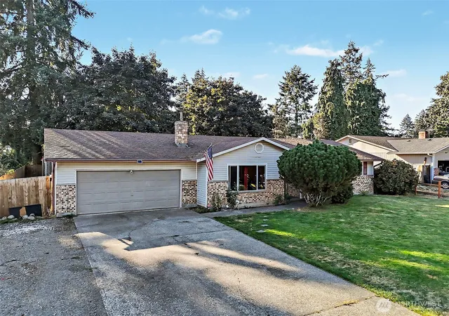 Photo 3 of Single family home for sale at 18620 9th Avenue Ct E, Spanaway, WA 98387 | MLS# NWM2580012 | Listing updated on 2026-10-09
